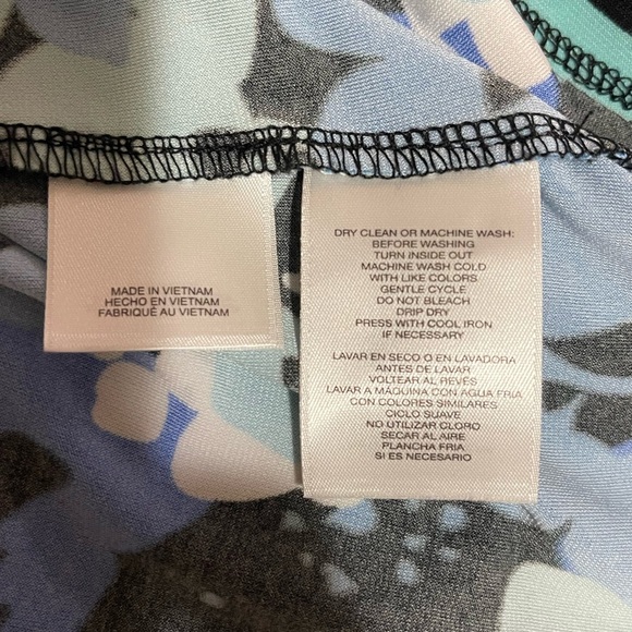 Women’s Pappagallo v-neck 3 button long sleeve stretchy blue floral blouse Large - Picture 4 of 4